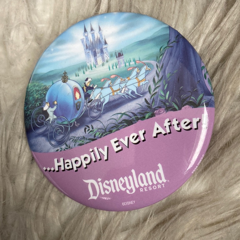 3 for $13 🏰 Disneyland ‘Happily Ever After’ Cinderella button pin Disney castle